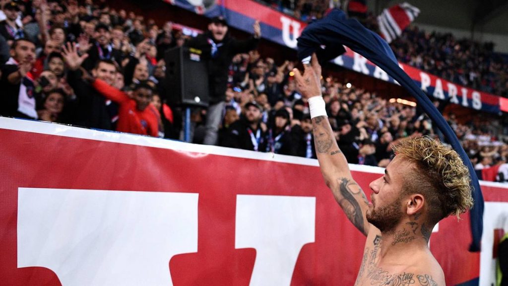 Ir a aplaudir a su afición tras los encuentros es uno de los requisitos del PSG