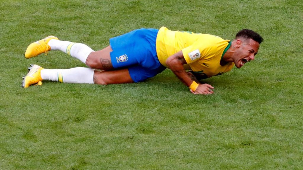 Neymar: "Empecé a ver vídeos para comprobar si soy piscinero"