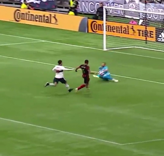 Triple atajada en la MLS