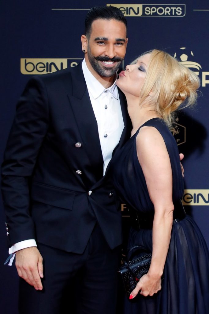 Pamela Anderson terminó con Adil Rami: lo acusó de tortura y llevar doble vida