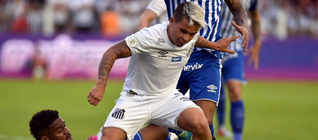 Santos de Soteldo asumió la punta del Brasileirao