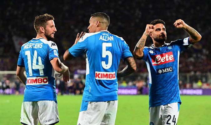 En emocionante duelo: Napoli y Fiorentina se caen a goles