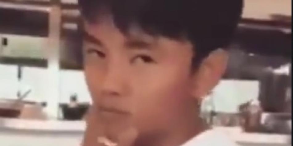 Kubo es pura actitud en llegada a Mallorca: así fue su baile japonés