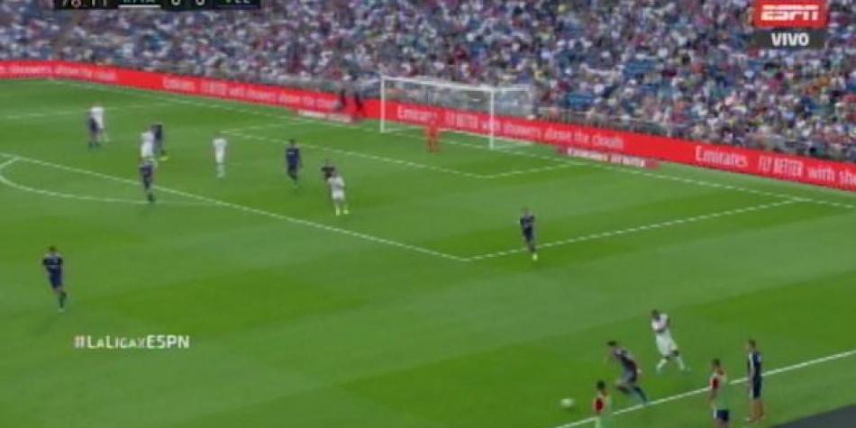 Una sotana para 'Vinicius': el tremendo caño que desató las risas en el Bernabéu