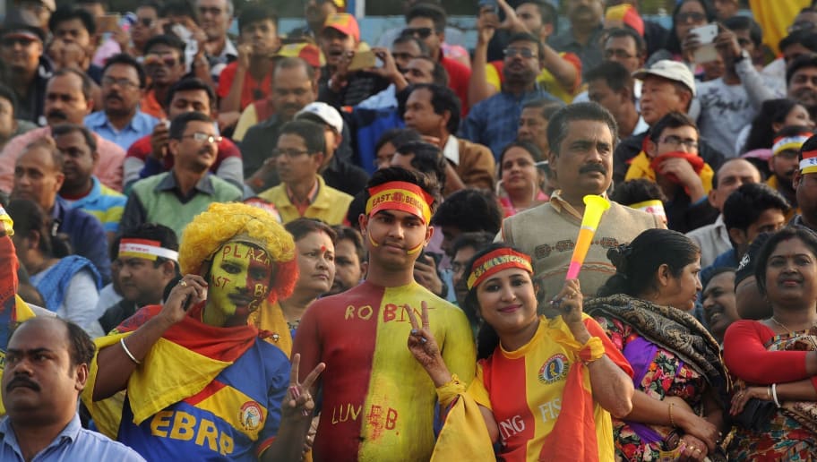 Empoderada: Esta mujer se hizo viral por liderar la 'barra brava' de su equipo