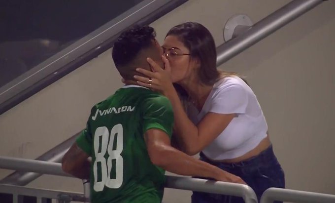 Festejó un gol sin darse de cuenta de que lo habían anulado