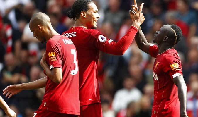 Liverpool vence a Newcastle con doblete de Mane