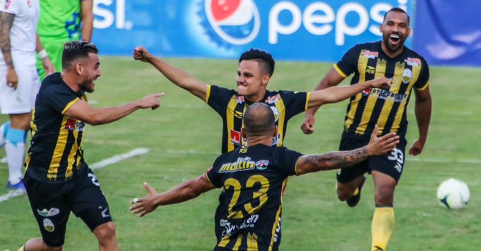 Media docena al Lala F.C: Táchira golea y sigue líder