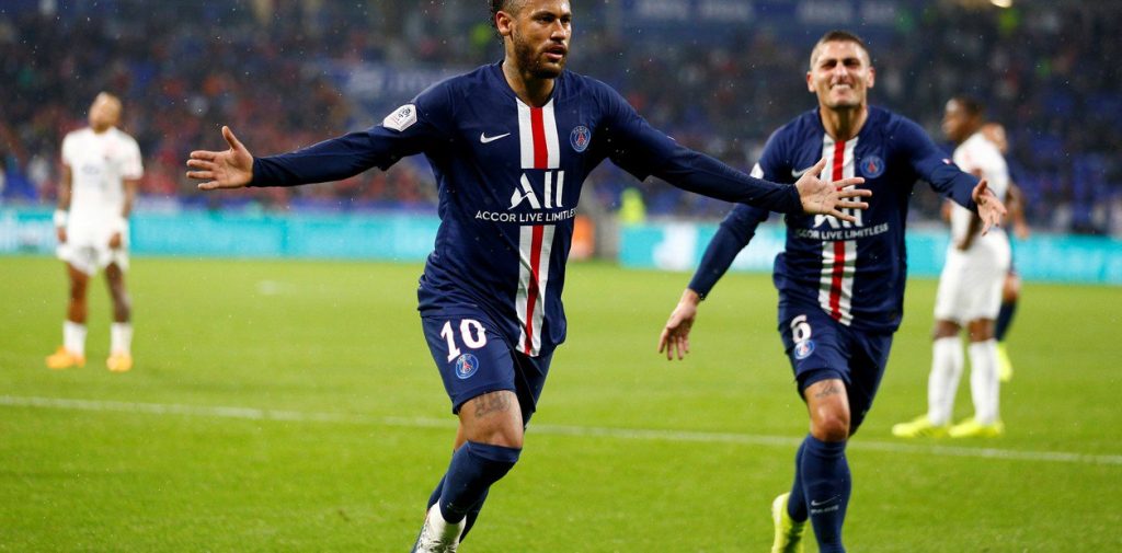 Neymar vuelve a rescatar al PSG en Lyon