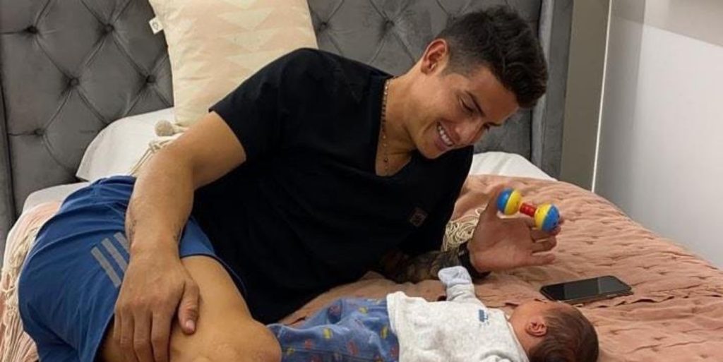 James subió foto con su hijo en la piscina y Shannon se derritió de amor