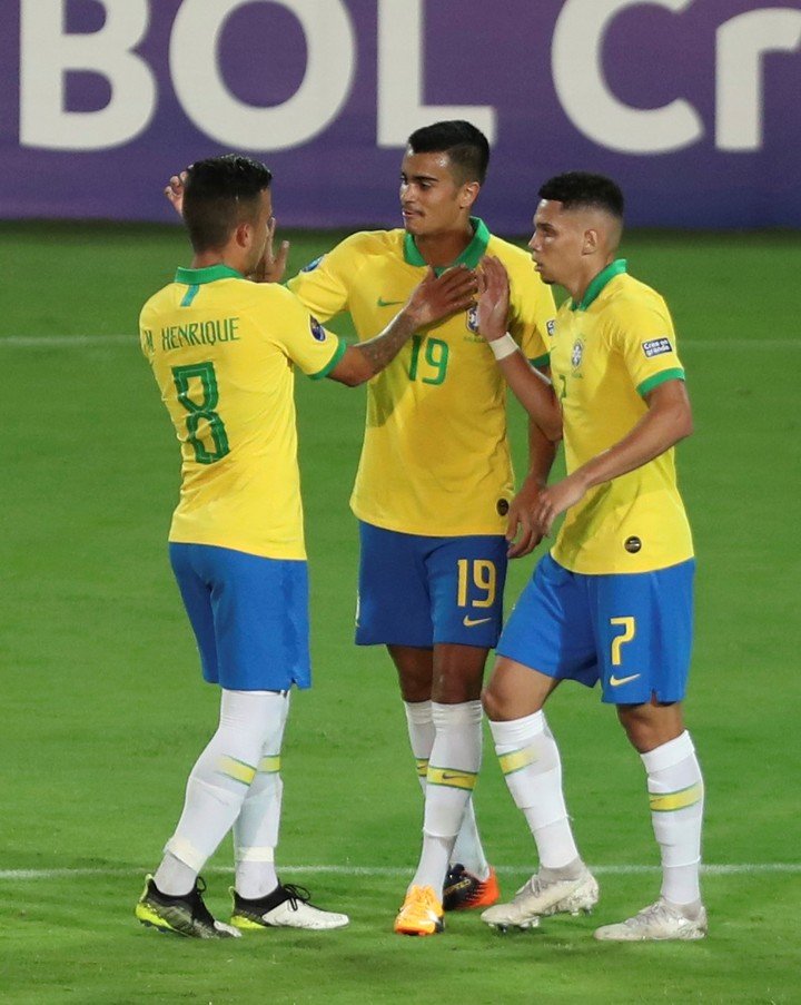 Preolímpico: Brasil goleó a Bolivia, se clasificó a la fase final y da vida a Uruguay