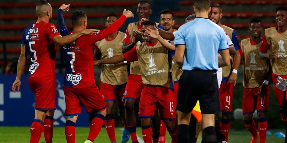 Deportivo Táchira cae goleado en Medellín