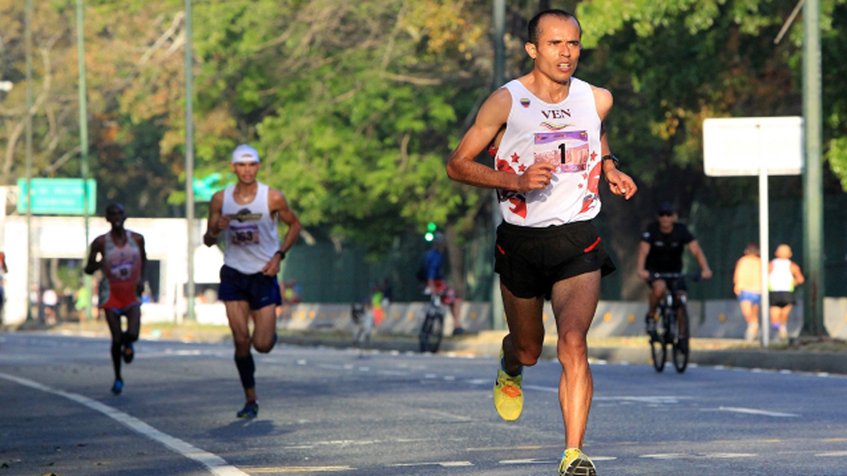 Didimo Sánchez gana Media Maratón Internacional en la Feria de San Sebastián
