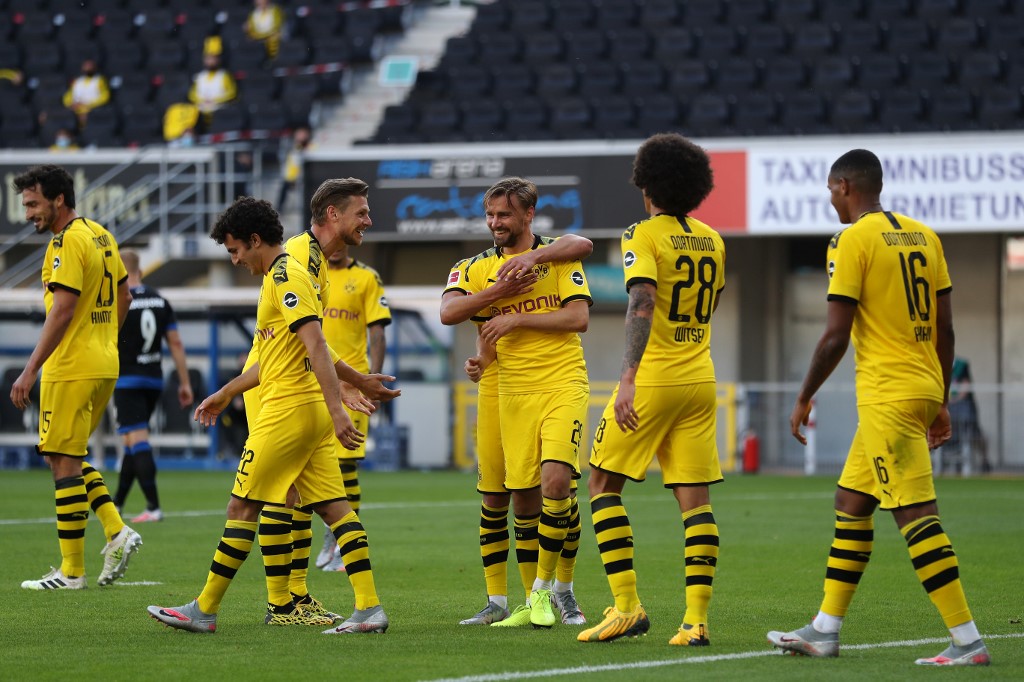 Con triplete de Sancho, el Dortmund goleó 6-1 al Paderborn
