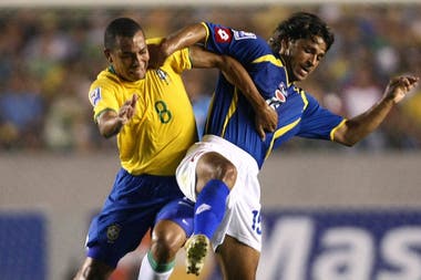 El futbolista con indice de más veces expulsado en la historia del fútbol ahora es técnico