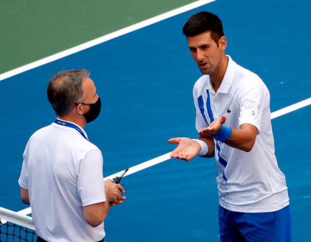 Qué dijo Djokovic al ser descalificado del US Open tras pelotazo no intencional a jueza de línea