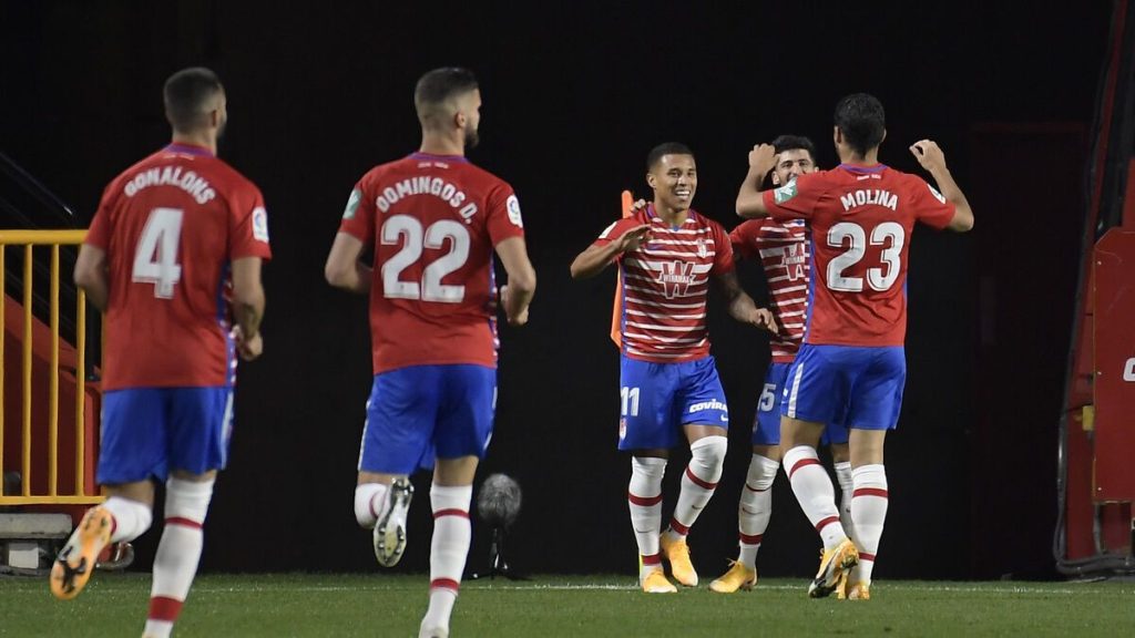 Darwin Machís marcó un golazo en empate del Granada ante Levante