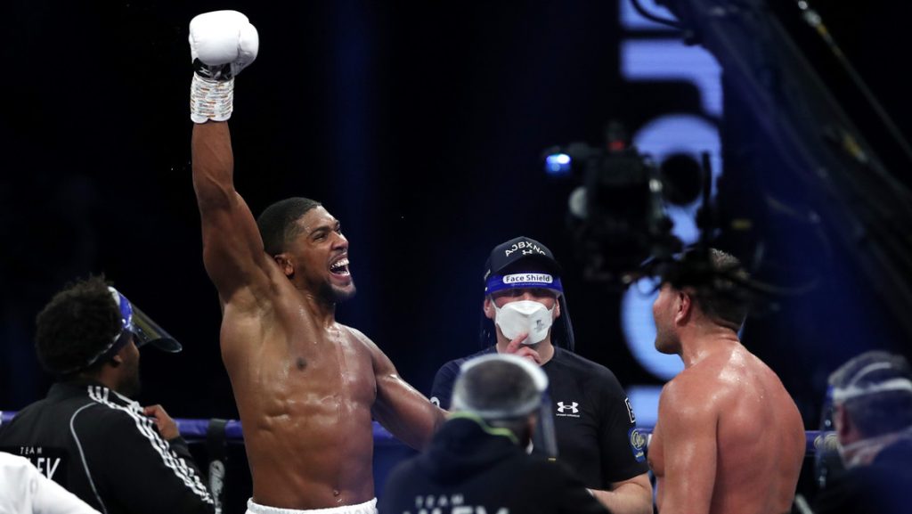 Anthony Joshua noqueó a Kubrat Pulev y mantiene el título de los pesos pesados del boxeo