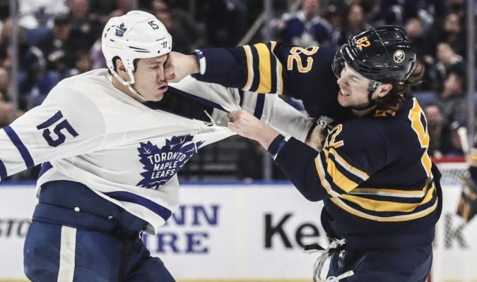 Por qué se permiten las peleas en el Hockey sobre hielo