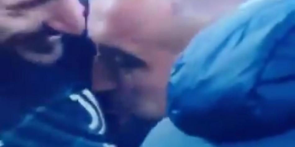 Vidal aclara la polémica: «Mi intención nunca fue besar el escudo de la Juventus»