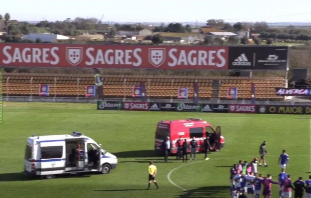 Fallece jugador brasileño que se desplomó en el campo