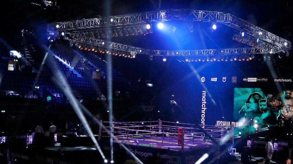 Mexicano Mauricio Lara noqueó a Josh Warrington y le fracturó la mandíbula