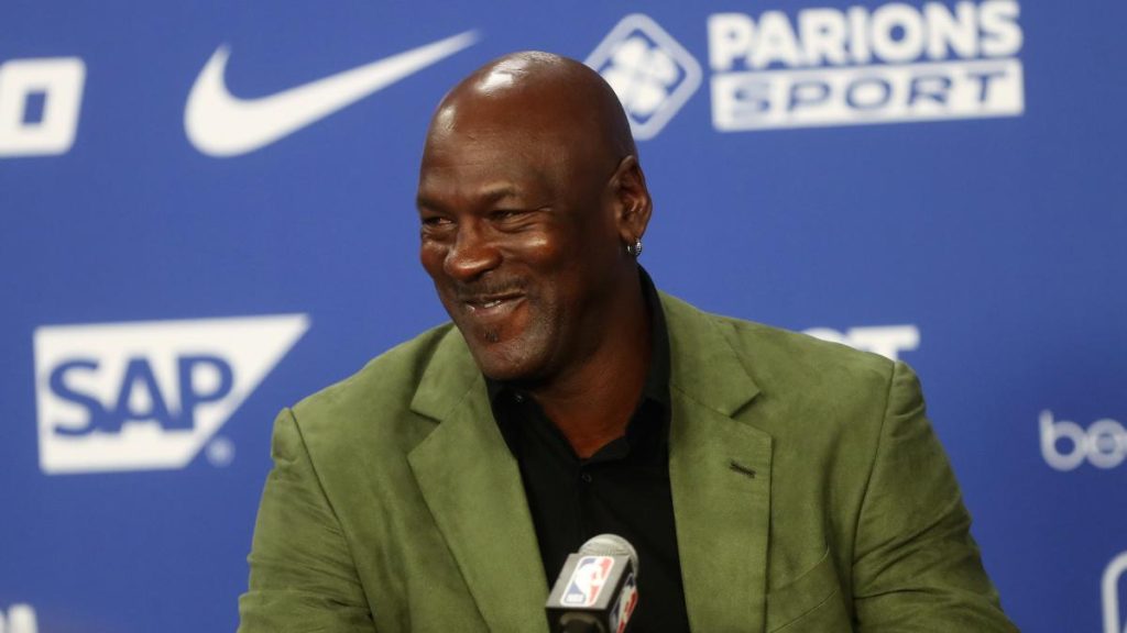 Michael Jordan: dona 10 millones para crear dos hospitales