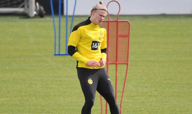 Haaland: "Todavía tengo tres años de contrato, no me altero con eso"