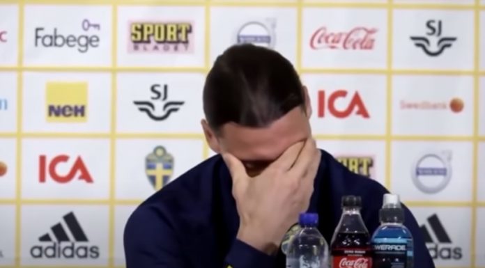 Zlatan Ibrahimovic rompe en llanto durante una rueda de prensa