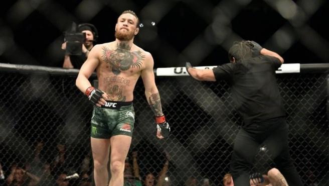 Conor McGregor hace crecer su fortuna vendiendo su marca de whisky