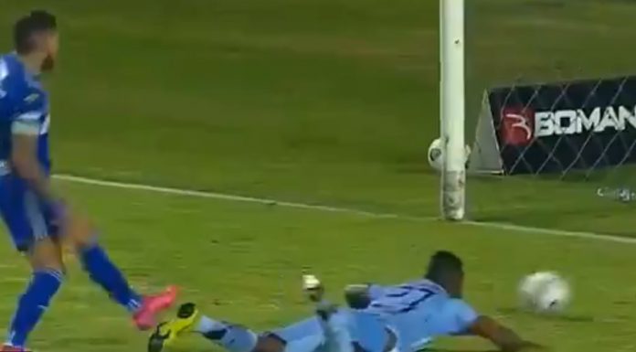 El insólito gol en Ecuador que hizo recordar a Maradona