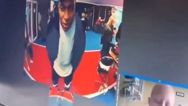 La charla de Mbappé con un niño enfermo en perfecto castellano