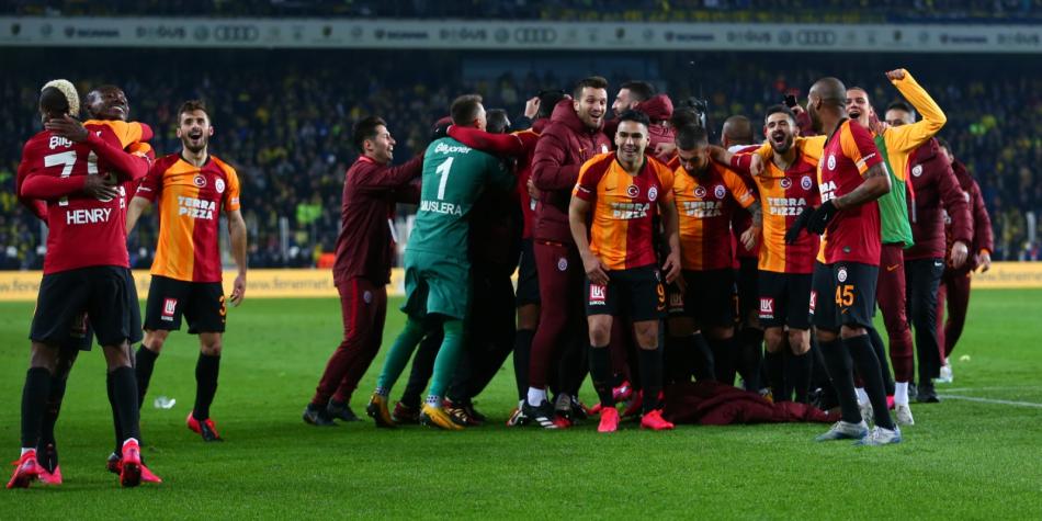 ¿No rinden por culpa de fiestas sexuales? La denuncia en Galatasaray