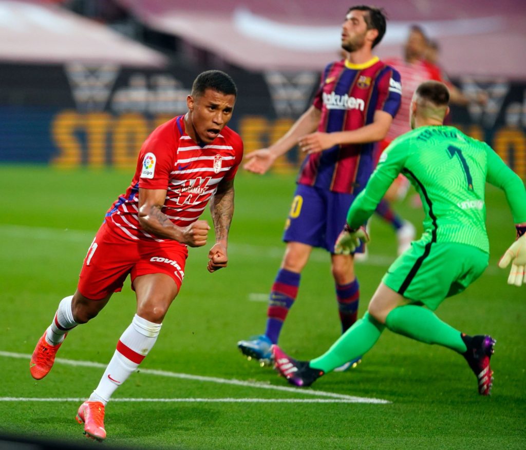 Darwin Machís marcó en el triunfo 2-1 de Granada sobre Barcelona