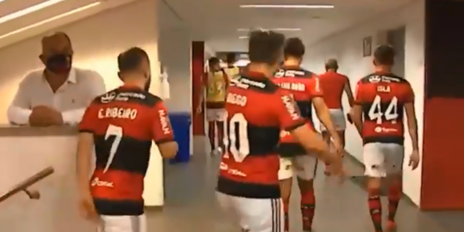 ¿Qué mier.. celebras? hay que jugar todavía: peleas en el camerino de Flamengo
