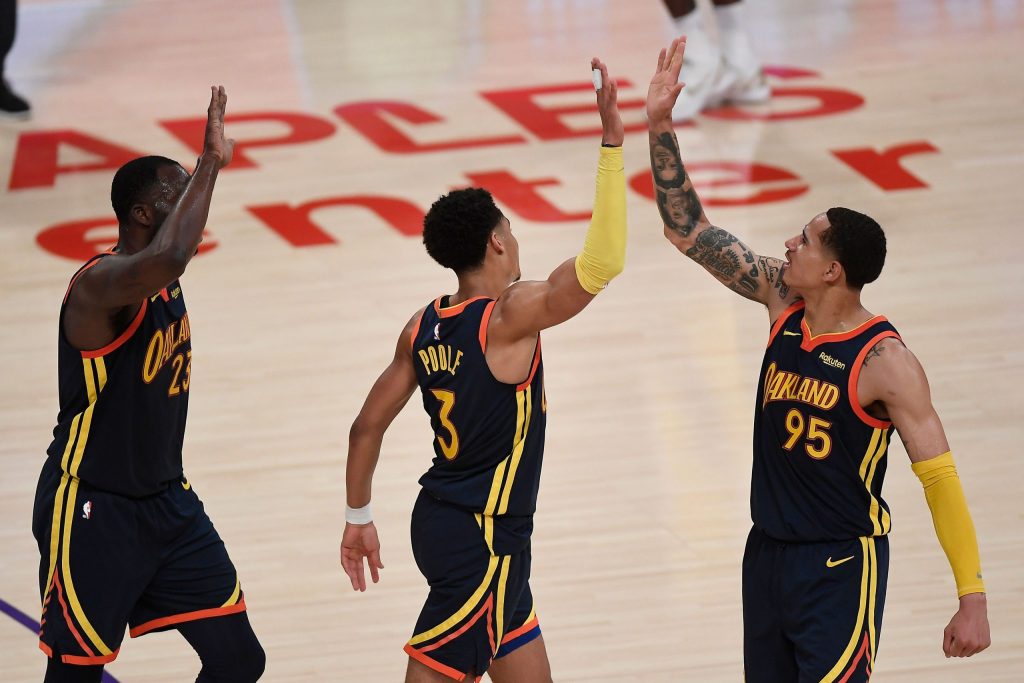 Juan Toscano realizó la clavada que todo mexicano ha soñado hacer en la NBA