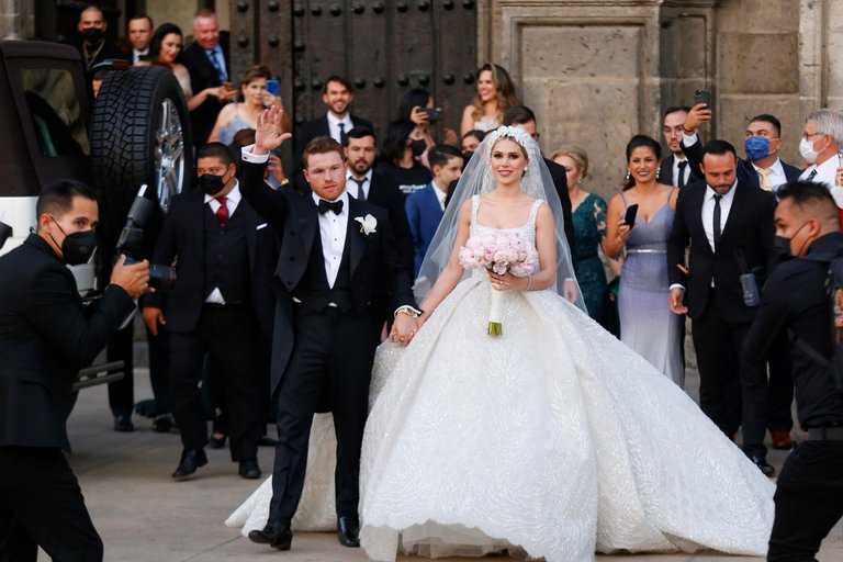 La increíble cifra que cobró Maná por cantar en la fastuosa boda del Canelo Álvarez