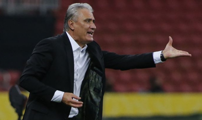 Tite niega amenaza de destitución y dice que sigue trabajando por Brasil