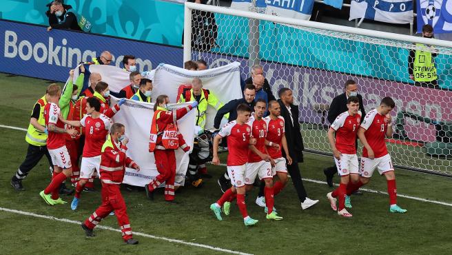 El parte médico de Christian Eriksen un día después del incidente: "Su condición es estable y continuará hospitalizado"