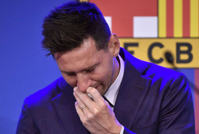 El conmovedor llanto de Messi al despedirse del Barça