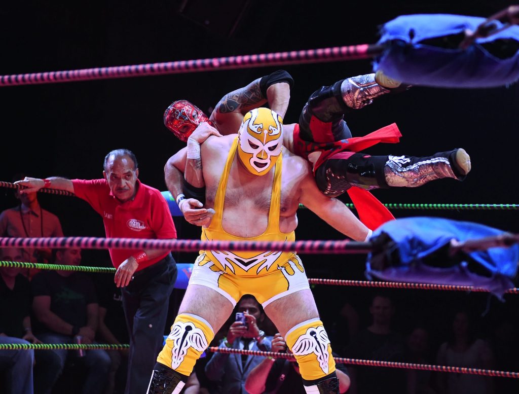 Video: así se vivió el terremoto que sacudió a México en evento de lucha libre