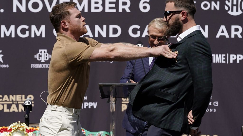 Plant y "Canelo" Álvarez intercambiaron golpes antes de su pelea de noviembre