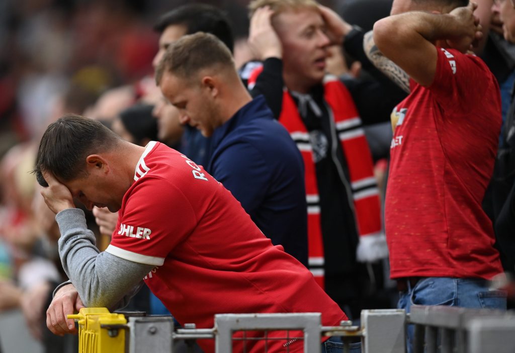 Fan demandará al Manchester United porque se le cayó el cabello