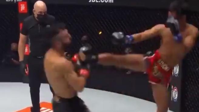 Brutal KO de una patada en la cabeza en el campeonato del mundo ONE de kickboxing