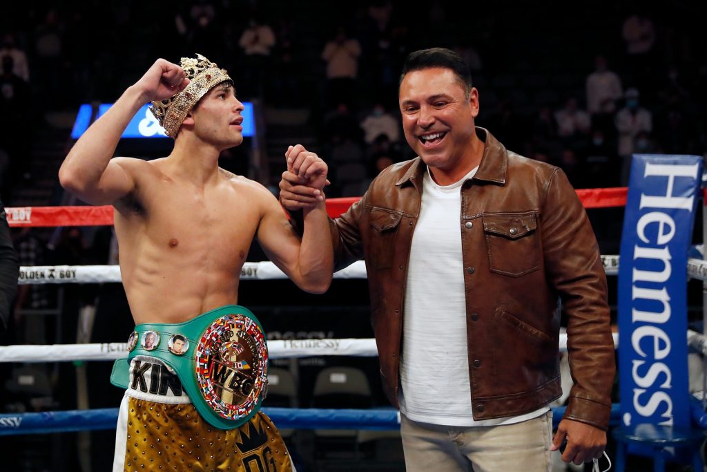Óscar de la Hoya defiende a Ryan García tras el fuerte regaño de “Canelo” Álvarez