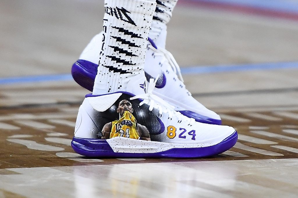 Subastarán las primeras zapatillas que usó Kobe Bryant en la NBA un millonario precio