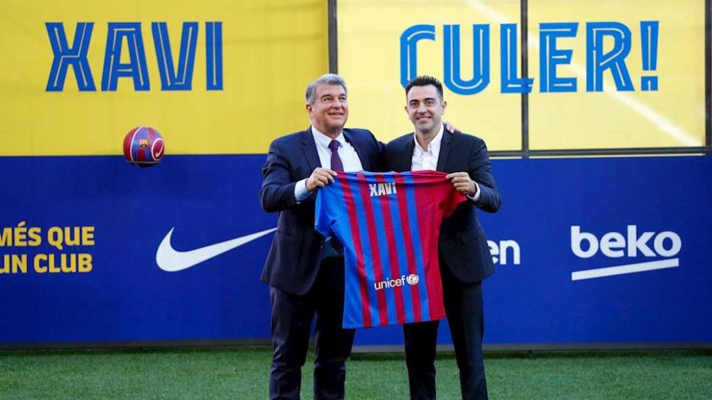 "Dejaré la vida para que funcione": Xavi fue presentado como técnico del Barça