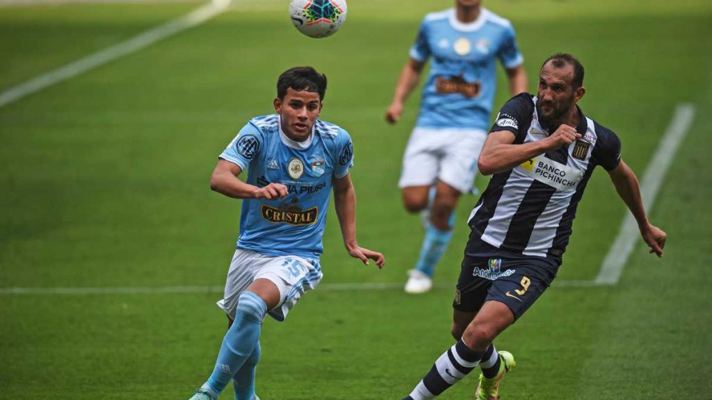 El humilde gesto de futbolista argentino que regaló una casa a la niñera de sus hijos