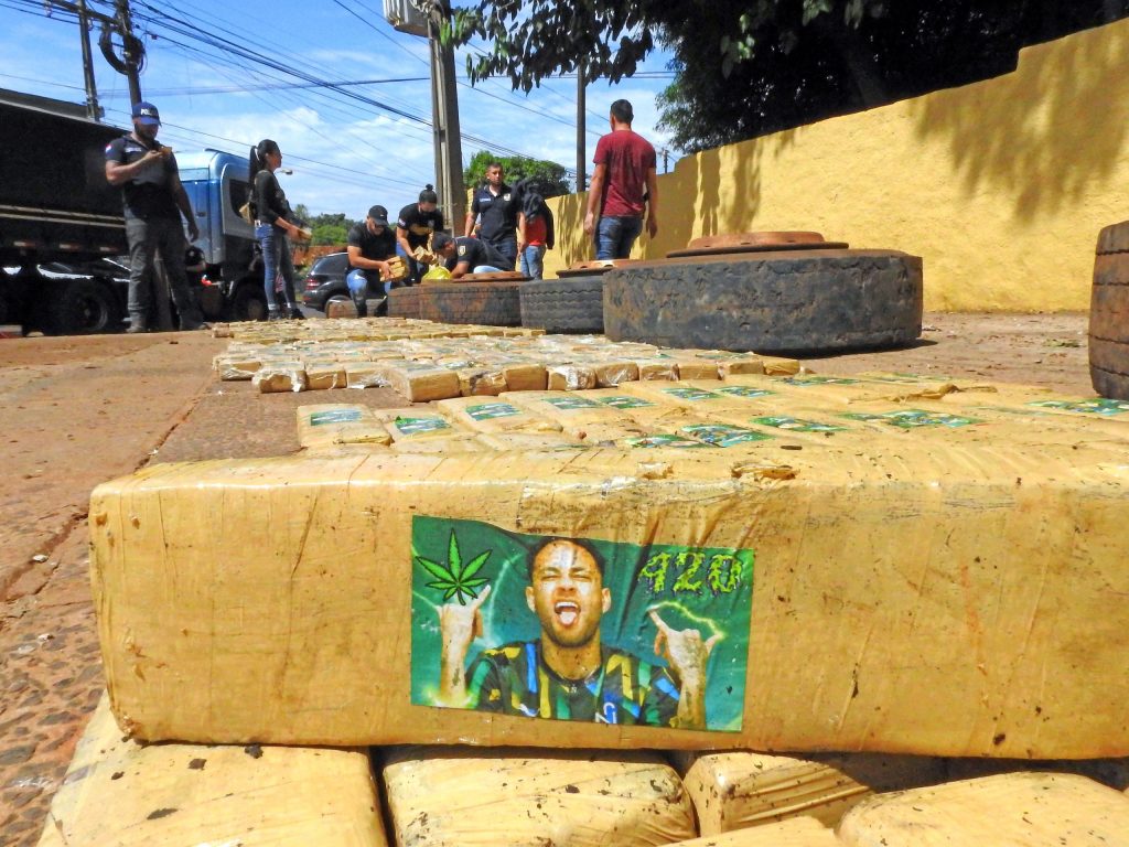Con la foto de Neymar en los paquetes, incautan en Paraguay cargamento de marihuana