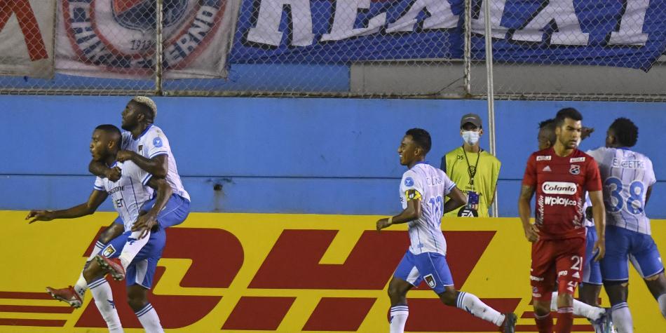 Hinchas del DIM habrían agredido al arquero rival: vergüenza en Copa